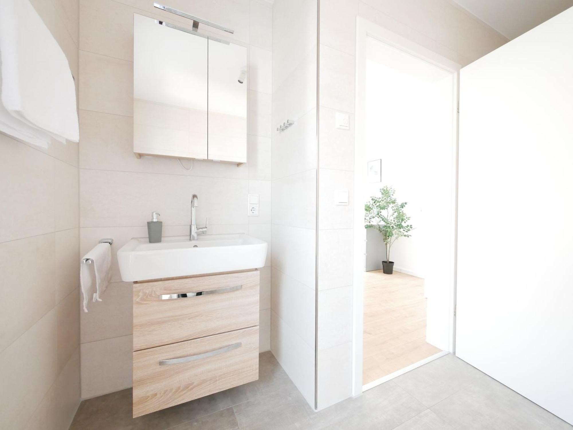 85Qm, Parkplatz, Zentral, Grosser Balkon, 2 Baeder Paderborn Ngoại thất bức ảnh